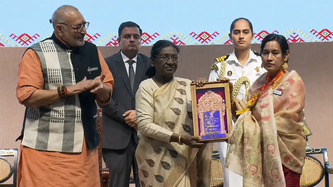 T Rani Devi receives National Handloom Award