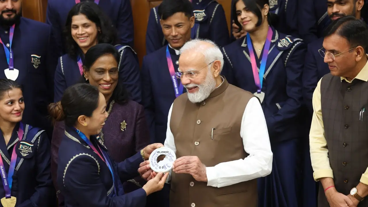 PM Modi Meets Commonwealth Games Champions