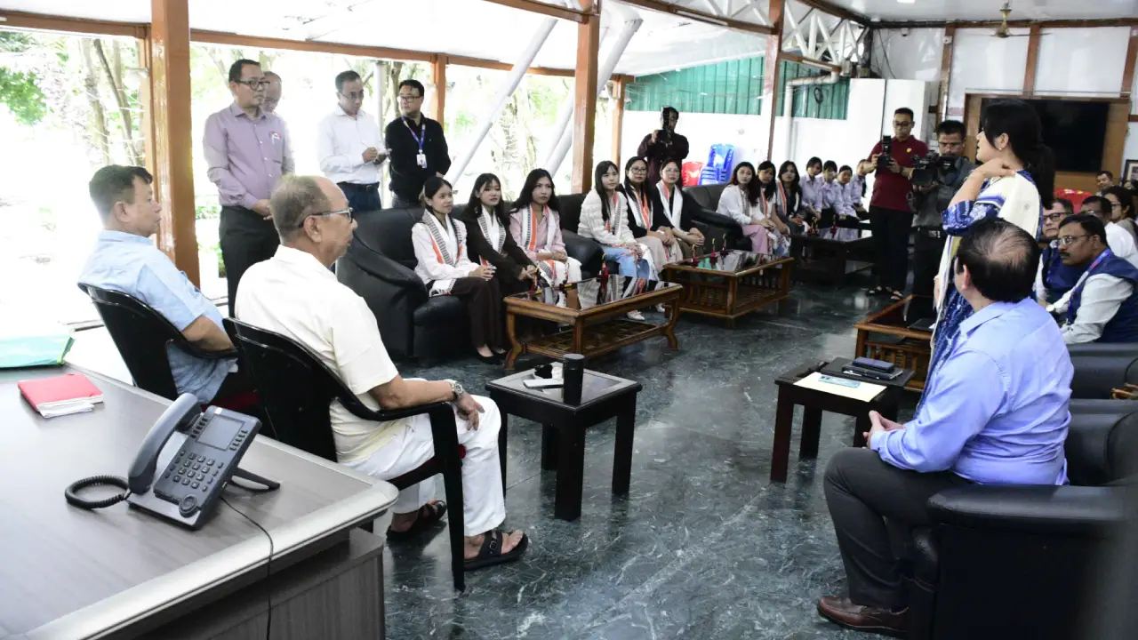 16 Manipur Youths Leave for Japan